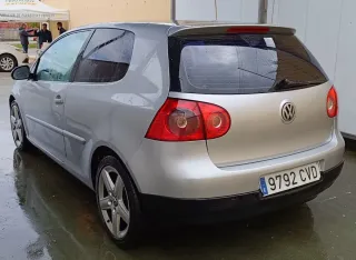 Volkswagen Golf 2004