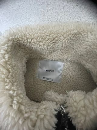 Cazadora polipiel BERSHKA interior borrego Talla S