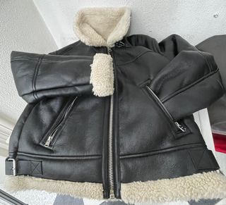 Cazadora polipiel BERSHKA interior borrego Talla S