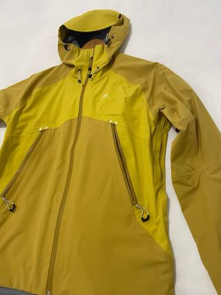 Chaqueta impermeable Quechua estilo Gore-Tex