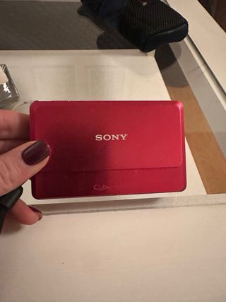 Cámara Sony Cyber-shot Exmor 12.2 MP DSC-TX9 HD –