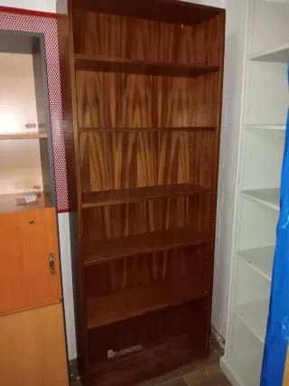 Estanteria de madera color zapeli