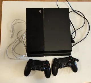 PS4 (PlayStation 4) Negra + 2 Mandos
