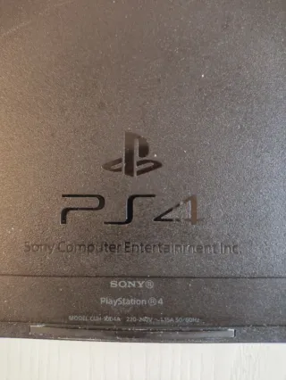 PS4 (PlayStation 4) Negra + 2 Mandos