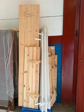 Lote baldas madera y escuadras metal