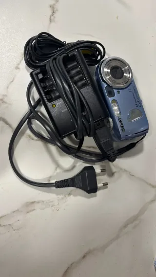 Sony Cyber-shot DSC-P73 Cámara Digital