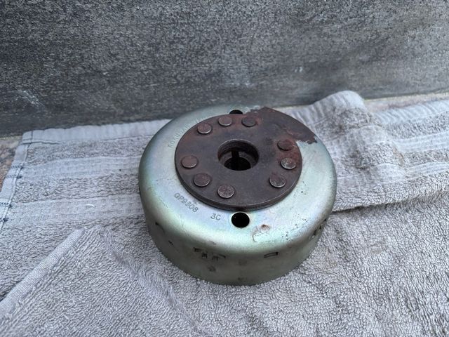 Plato magnético Yamaha SR 250 reforzado