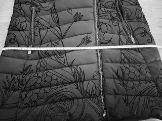 Abrigo negro Desigual