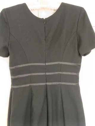 Vestido negro con lazos