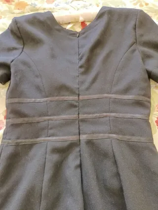 Vestido negro con lazos