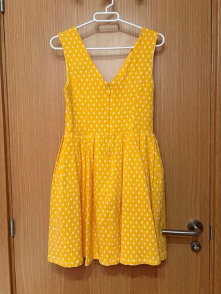 Vestido amarillo lunares