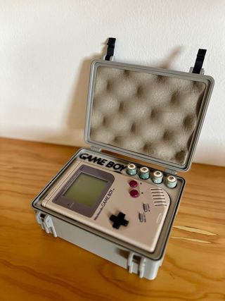 Caja protectora personalizada Game Boy
