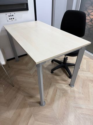 Mesa de escritorio madera y metal