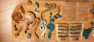 Jabones musicales: saxo, violín, viola, trompa, pi