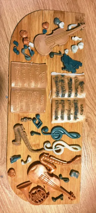 Jabones musicales: saxo, violín, viola, trompa, pi