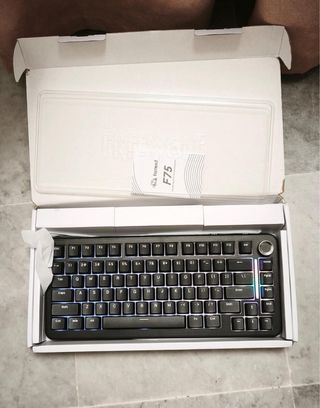 Teclado Mecánico Gaming RGB Freewolf F75