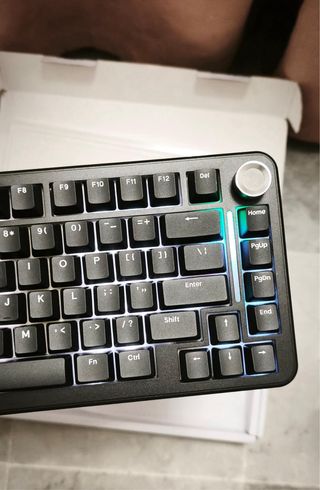 Teclado Mecánico Gaming RGB Freewolf F75