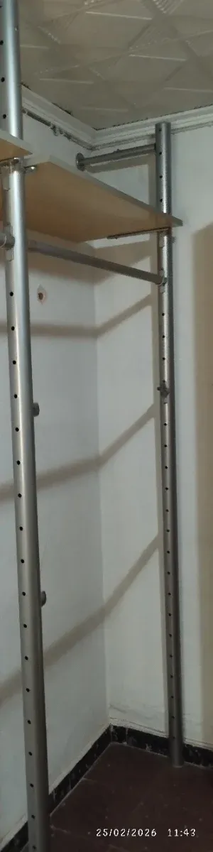 Estanterías y barras para tienda