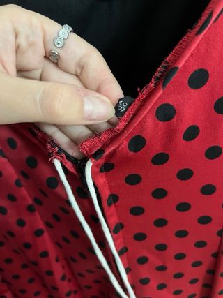 Traje de Flamenca Rojo con Lunares Negros