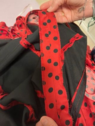 Traje de Flamenca Rojo con Lunares Negros