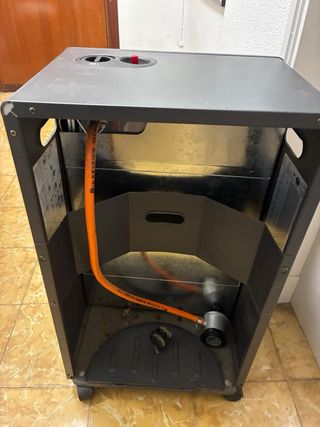 Estufa de gas Qlima gris