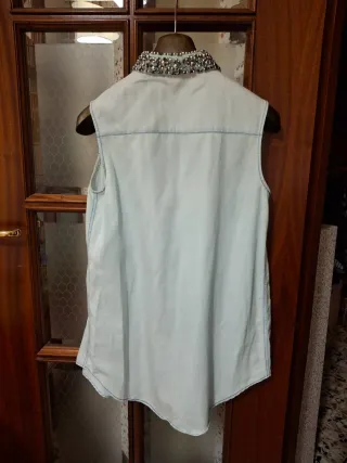 Camicetta donna con colletto gioiello