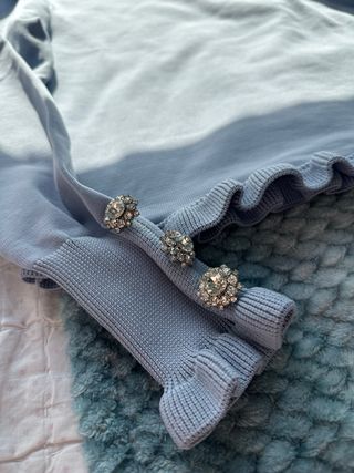 Jersey Zara azul con botones joya