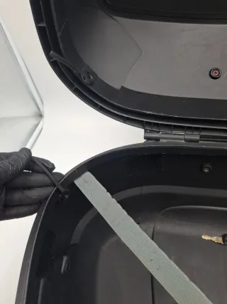 Baúl SHAD SH48 con respaldo y parrilla REF:30