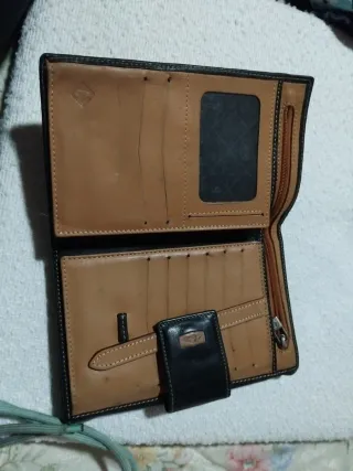 Monedero de cuero potro