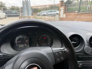 SEAT Ibiza gris