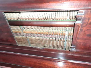 Piano Vertical Antiguo HAZELTON BROS
