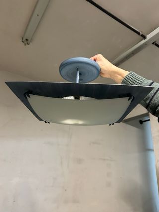 Lámpara de techo azul y blanca