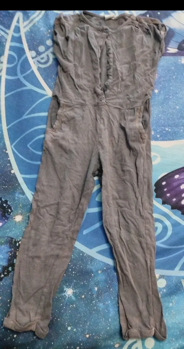 Lote Ropa Niña: dos Vestidos, Mono, Botas