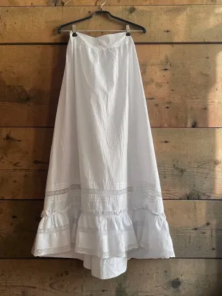 Enaguas antigua con encaje Valencienne, algodon