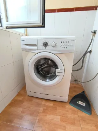 Lavadora Blanca Carga Frontal