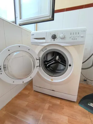 Lavadora Blanca Carga Frontal