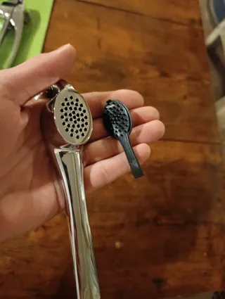 Spremi aglio in acciaio Made in Italy