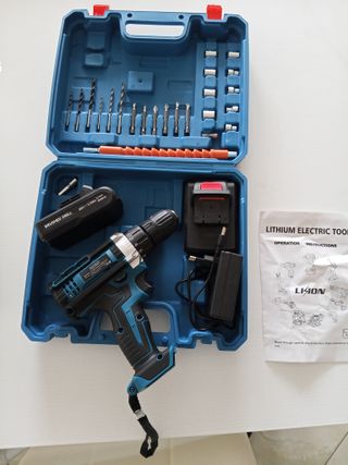 Trapano avvitatore con accessori