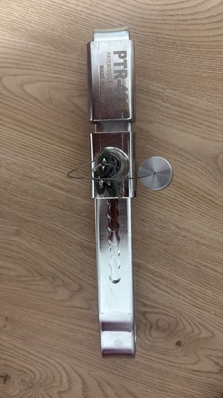 Chiusura di sicurezza per frigoriferi