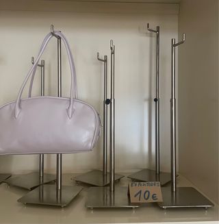 Expositores para bolsos de acero