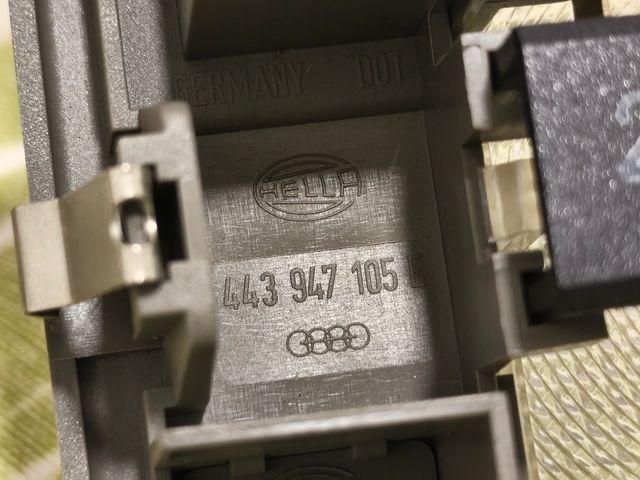 Luz Cortesía Audi 80/90/100