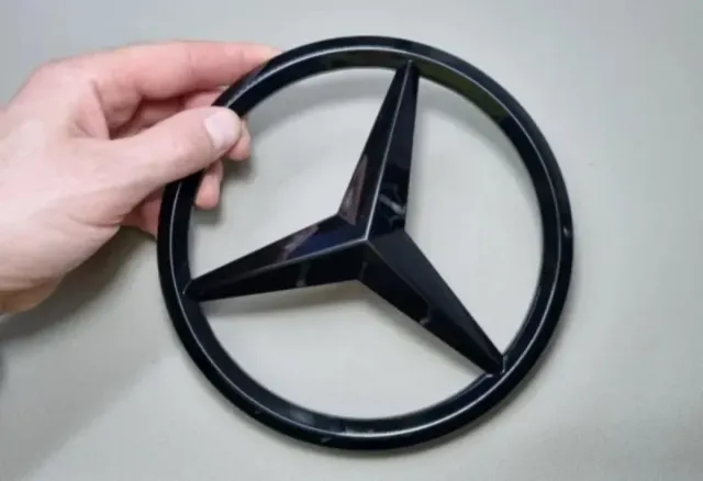 Logo Insignia Estrella Mercedes d Parilla Calandra