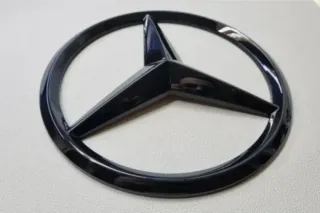 Logo Insignia Estrella Mercedes d Parilla Calandra