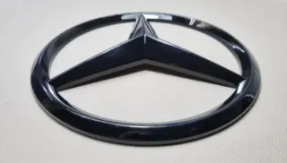 Logo Insignia Estrella Mercedes d Parilla Calandra