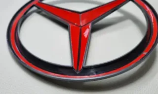 Logo Insignia Estrella Mercedes d Parilla Calandra