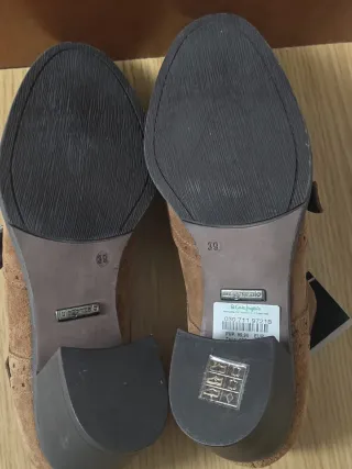 ZAPATOS CON ETIQUETA NÚMERO 39. EL CORTE INGLÉS