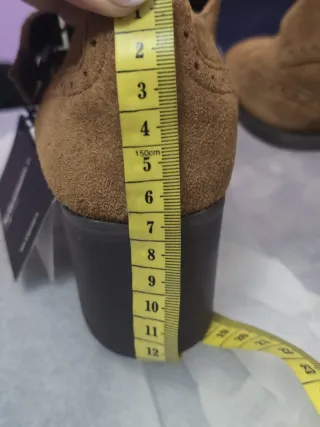 ZAPATOS CON ETIQUETA NÚMERO 39. EL CORTE INGLÉS