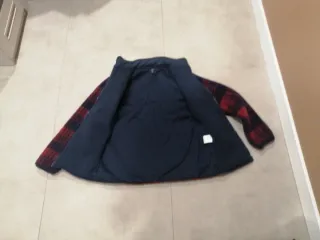 Chaqueta polar cuadros rojo y azul