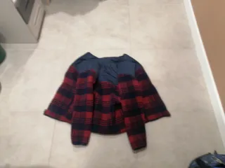 Chaqueta polar cuadros rojo y azul