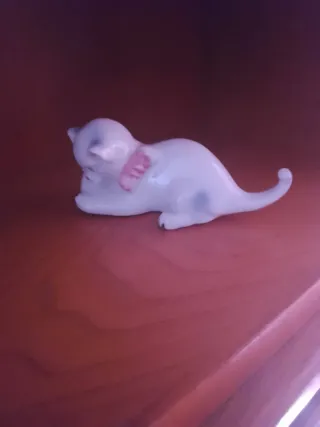 Preciosa figura gatito porcelana